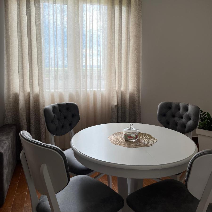 Ledine Surcin Apartment מראה חיצוני תמונה