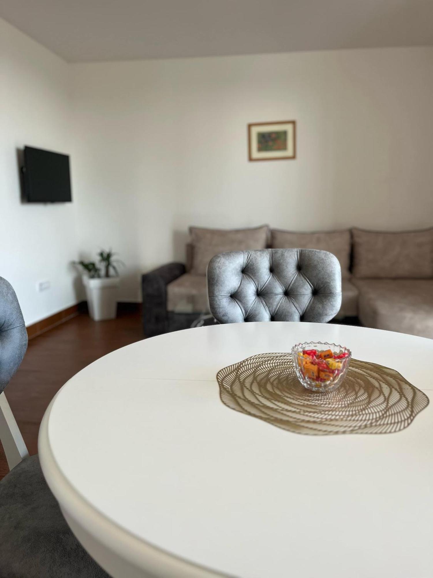 Ledine Surcin Apartment מראה חיצוני תמונה